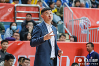 媒体人：杜锋身兼数职太忙了 参加活动而牺牲了球队的赛前备战