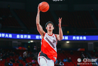 媒体人：广东难道就堵庞峥麟突破放三分吗？过度协防有点太胆大