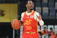 能冲击还能串联！塔克半场10中6拿下16分6助1断