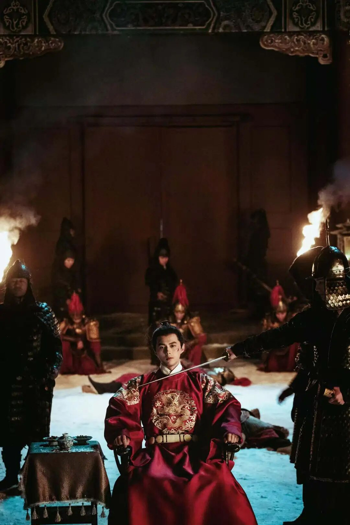 ▲叶祖新在《九重紫》中饰演太子，只有三分钟的自刎戏份就下线了。但那三分钟的内敛质感，让观众记住了他。