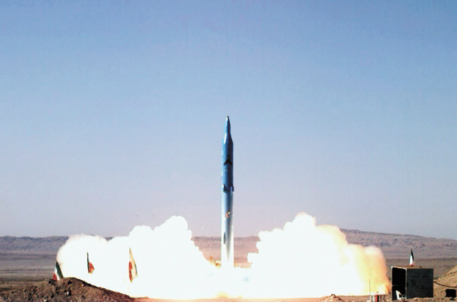 ▲伊朗“泥石”-2导弹发射的画面