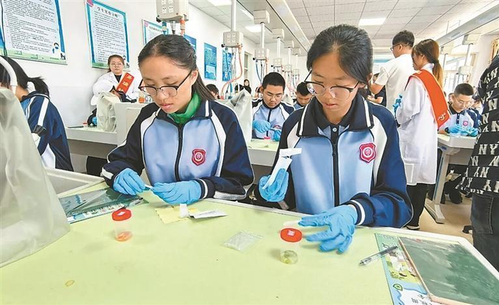     食品快检进校园。