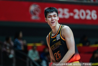 能攻善传！庞峥麟半场4中4拿到11分3助 三分3中3