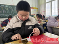 平江县瓮江镇中心小学：金箔画点亮乡村少年宫，非遗传承在指尖流淌