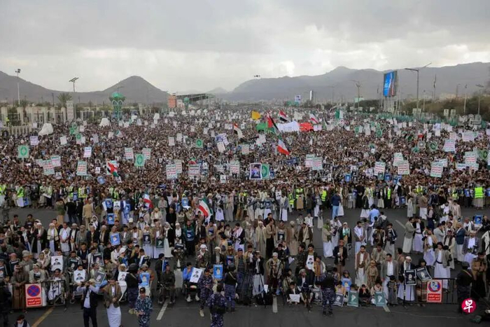 美国和以色列2月28日发动袭击后，也门胡塞武装3月6日在也门首都萨那举行集会，声援伊朗和黎巴嫩。 法新社