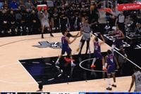 翻江倒海！文班亚马冲击内线强攻不中 随后起飞单臂补扣