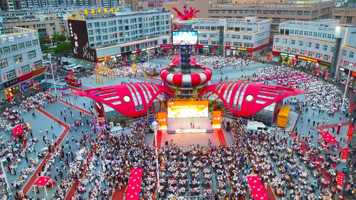 来自世界各地的游客在