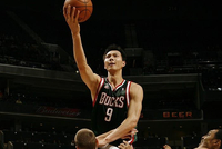 维拉纽瓦：当易建联替补让我生气 他走后我打出生涯最佳赛季