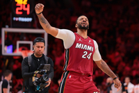 鲍威尔：仍觉得自己应该打首发 但如果球队有特别安排会接受角色