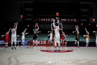 丁彦雨航：退役让我一夜之间长大了 爱让我轻轻地放下