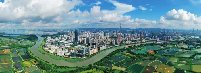 深圳河两岸的河套深港科技创新合作区深圳园区和香港落马洲河套地区（资料照片）梁旭摄 / 本刊