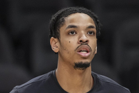 表现很不错！米诺特13中8得22分 三分火热9中6&amp;末节命中3记三分