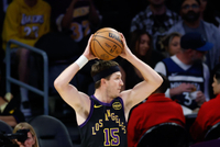 阿里纳斯：里夫斯是典型合同年打法 赛季初刷数据 赛季末避免受伤