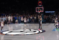 皆大欢喜！剩1.5秒篮网落后1分 开球给后场绝杀投出离谱三不沾