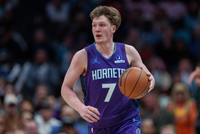 这菜鸟真的猛！克尼佩尔已轰进242记三分联盟第一 有望破队史纪录