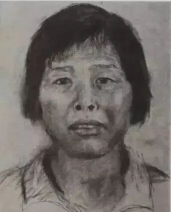 “梅姨”此前画像