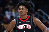 打了3个2+1！阿门上半场10中6&amp;罚球3中3 砍下16分8板3助1帽