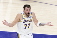 难成功？湖人申诉称裁判吹077技犯前应提前警告 裁判表示已警告过