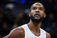 哪里怪怪的！小莫布里半场出战15分钟 7中6拿14分&amp;仅有1个篮板