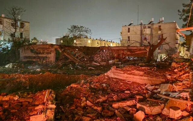 3月21日，伊朗一枚弹道导弹袭击了以色列南部城市迪莫纳。