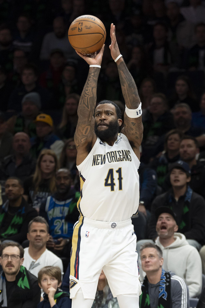 鹈鹕 vs 骑士比赛现场