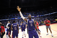 帕森斯：湖人一直赢球让詹姆斯享受新角色 现在他打得就像奥运詹