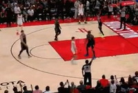 历史性时刻！杜兰特外线三分命中 得分榜上超越乔丹