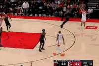 外线有谱！谢泼德三分再中 帮助火箭扩大领先打停热火