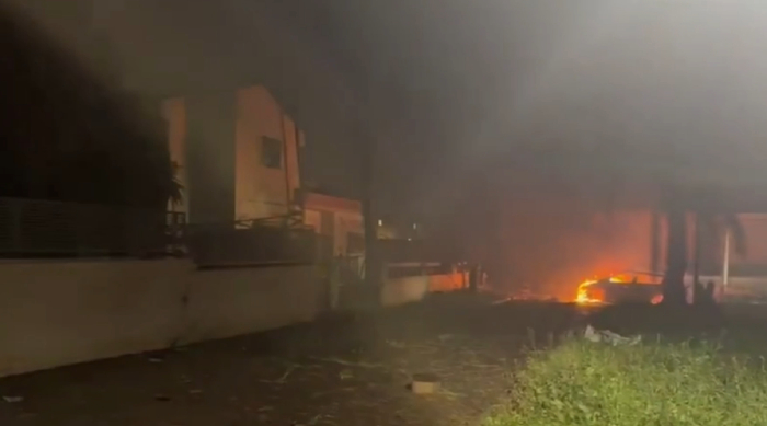 △以色列南部城市迪莫納21日遭導彈襲擊