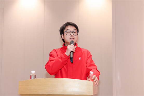 ▲研发中心副总监陈孙武发言