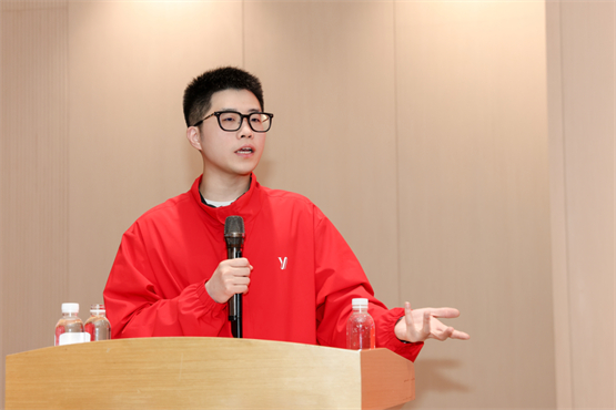 ▲公司总裁单尔康作总结发言