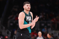 难救主！克林根13中7拿到18分13板 三分7中4