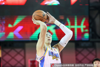 太离谱了~周琦已连续12罚不中 今晚8罚0中&amp;上一场最后连续4罚不中