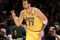 👀东契奇生涯已经三次第16次技犯被撤销 22年&amp;23年如出一辙！