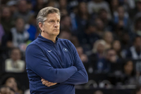 解说：爱德华兹缺阵后 森林狼全民皆兵 绿军在第四节突然断电