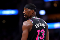 霍姆格伦：阿德巴约砍下83分的方式没有不妥 向他致敬