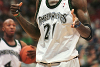 加内特：真正的篮球必须有身体对抗 现在的NBA更像一场娱乐秀