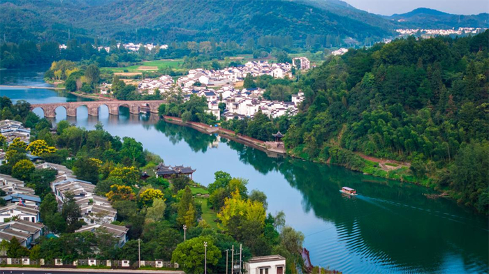 资料照片：安徽省黄山市休宁县横江齐云段。新华网发（蔡贻锦 摄）