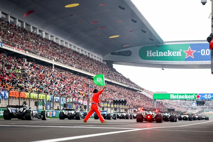 2026年上海F1中国大奖赛赛车发车