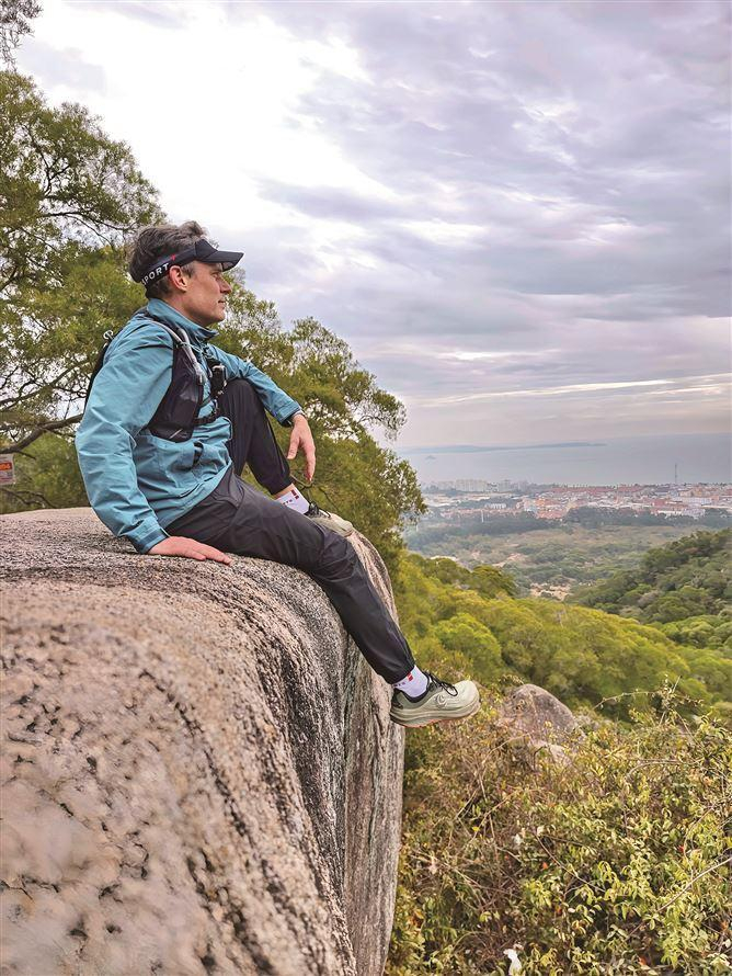 武杰士拍摄的视频风格多元。