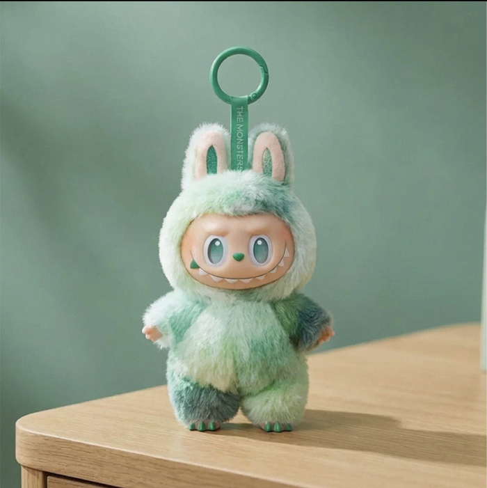 图源：闲鱼上Labubu展示图