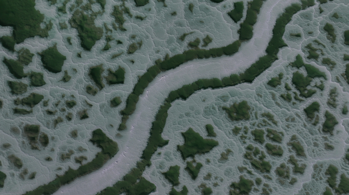 翡翠湖景观如翡翠从天而降。