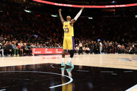 老詹为何还在打？皮尔斯：纯粹因为热爱 不然不会花这么多钱保养