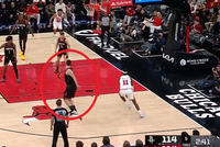 就这防守态度？申京被晃飞后直接放弃目送对手上篮