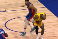 詹姆斯谈伤势：抢球时手指卡在球和托哈之间 我会没事的