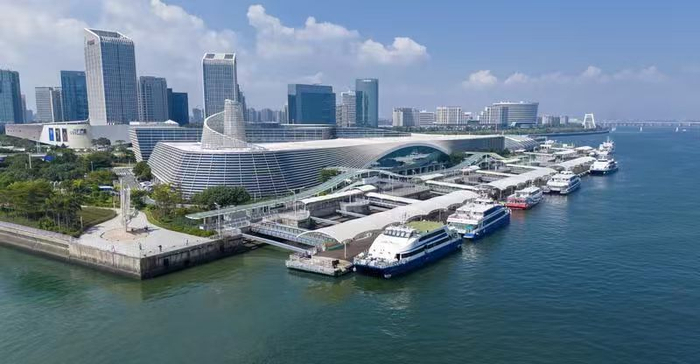 厦门五通码头客运码头的厦金“小三通”航线，是打造厦金“半小时交通圈”和“一日生活圈”的关键枢纽。张宸 摄