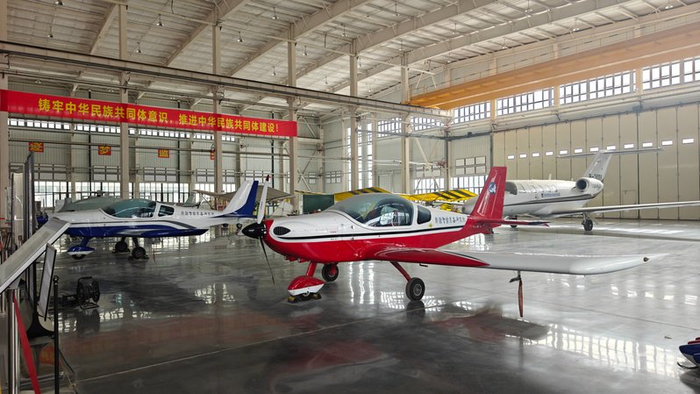 各类低空飞行器 （央广网记者 郭璁悦 摄）