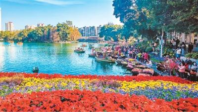 广州水上花市。陈穗珍摄