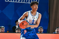 潜力赛-冯傲9分4板3助4断 新疆战胜山东 山西力克上海