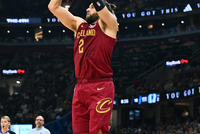 斯特鲁斯：很感激关键时刻能在场 我就是给米切尔和哈登拉开空间